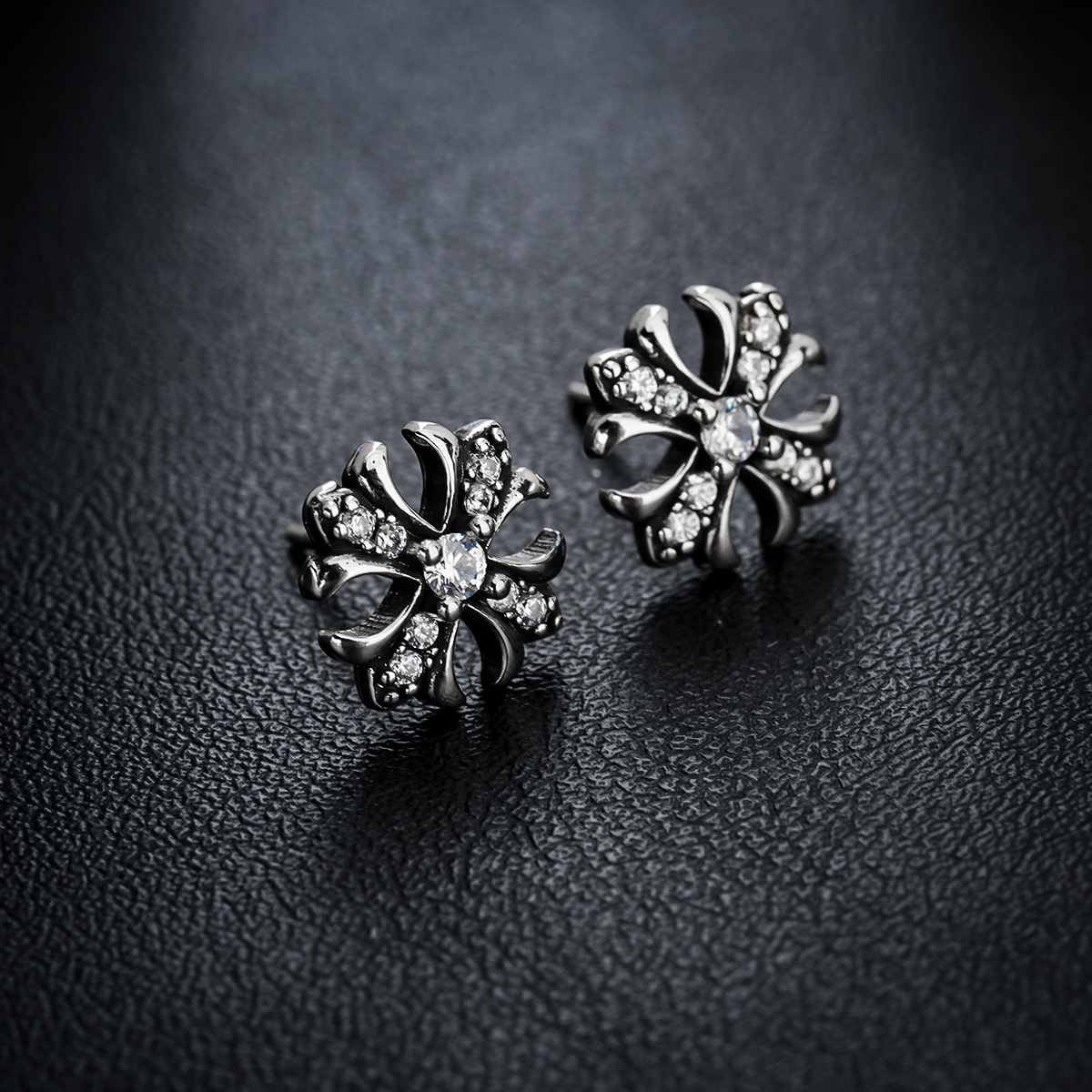 Crow Cross Diamond-Studded Earrings for Men, Trendy Hip-Hop Retro Fashion Personality Minimalist Luxury Earrings for Women