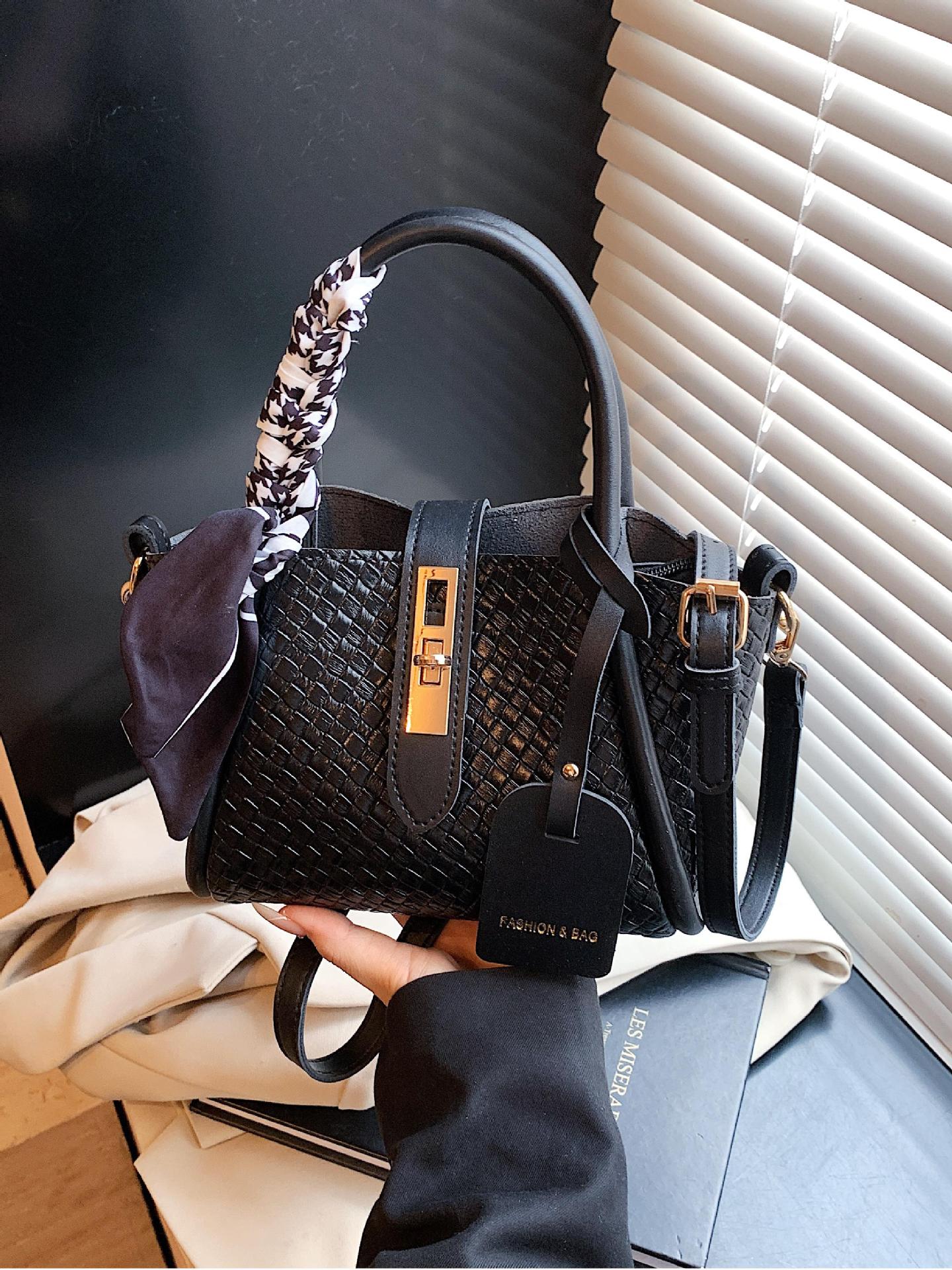 Explosiones transfronterizas tejidas bolsas de cestas de verduras de mano para mujeres 2025 nueva popular bolsas de cubo de agua super caliente bolsas de mochila versátiles