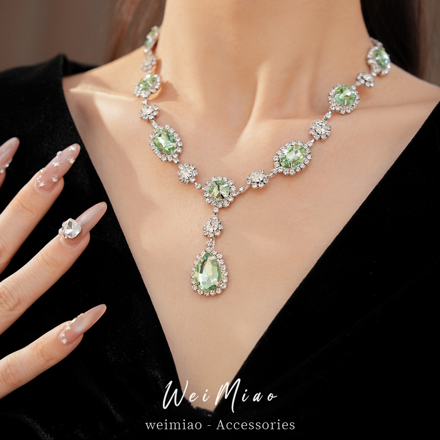 Palacio de diamantes de gota de agua oval collar de pernos de orejas ligero lujo de alta sensación cadena de clavícula temperamento conjunto de joyas mujeres image 5