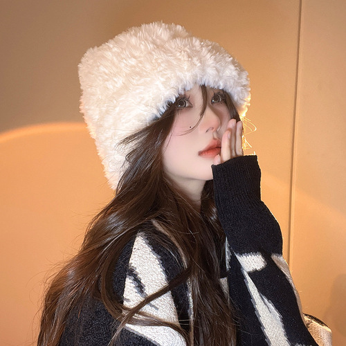 Pure Color Fleece Knitted Hat for Girls, New Style for Autumn and Winter, Large Circumference to Make Face Look Smaller, Warm and Ear-Protecting Knitted Hat