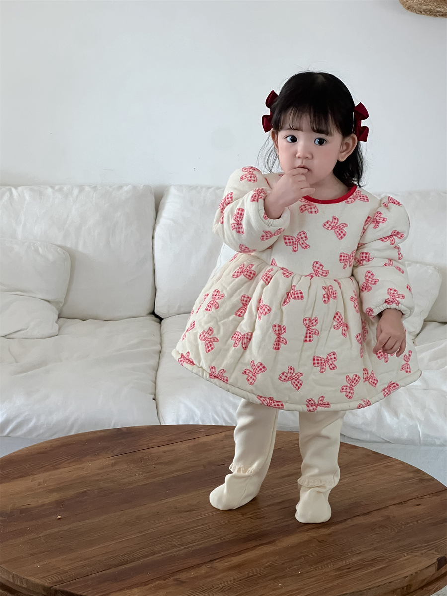 Baby otoño-invierno conjunto de ropa infantil coreana 2024 nueva ropa de bebé gruesa niñas más bolsa de terciopelo ropa de invierno