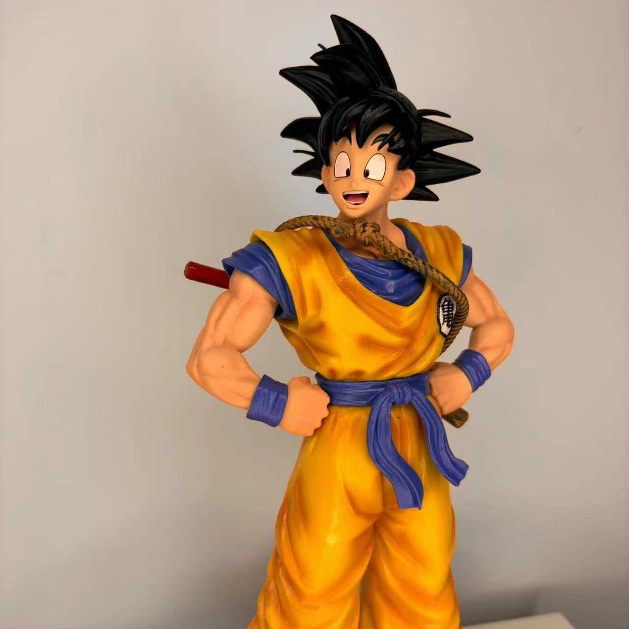 Siete bolas de dragón animación GK 29CM sueños Sun Wukong postura de pie modelo de regalo hecha a mano decoración de escritorio