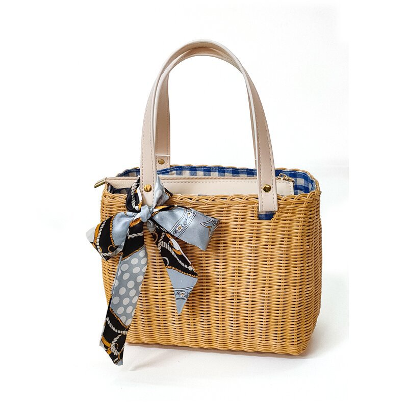 Capacious fashionable universal organizer bag to go out