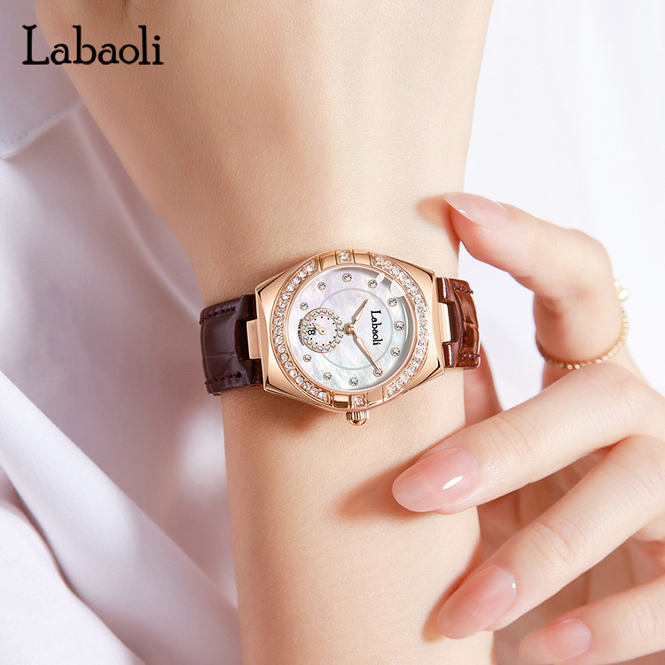 Labaoli New Belt Orologio da donna con diamanti intarsiati, quadrante dei secondi indipendente, chiusura a farfalla, streaming live_voghion.com