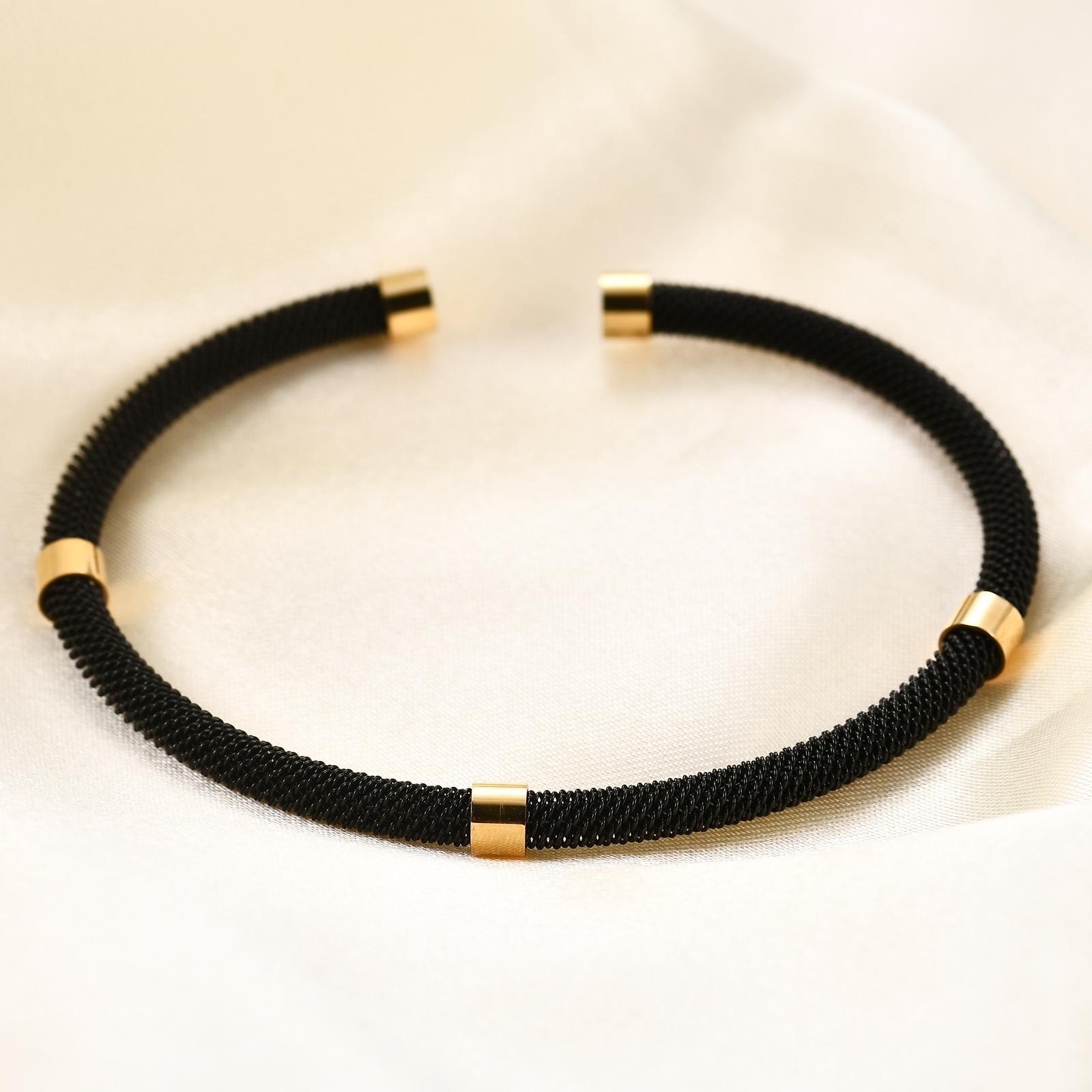 Acier Inoxydable Style Simple Couleur Unie Bande En Spirale Placage Bracelet display picture 3