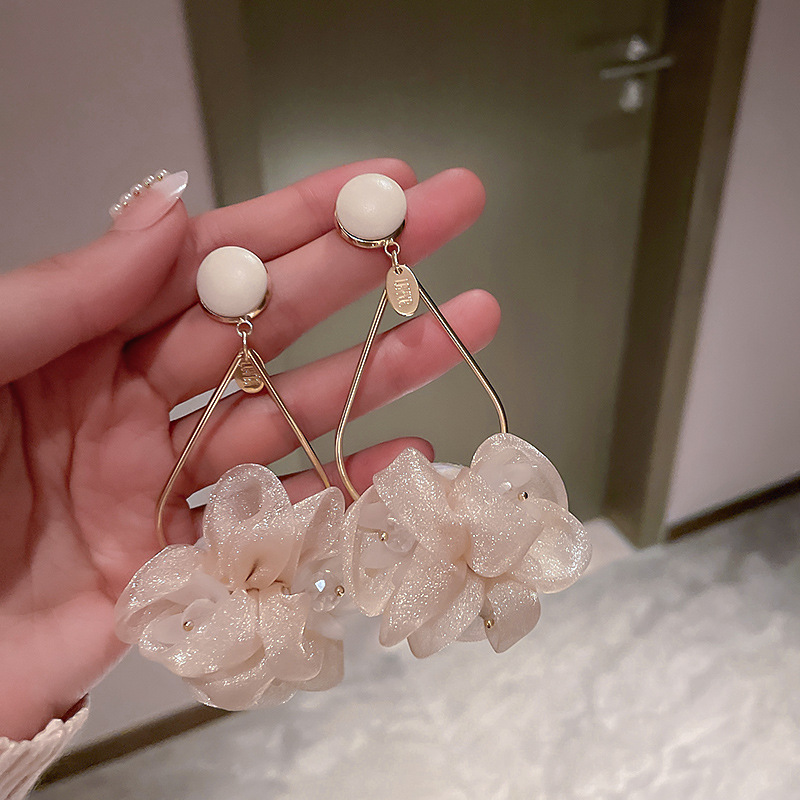 Aguja de plata Corea Dongdaemun Moda Pendientes exagerados Pendientes de tela de cristal artificial de nicho Pendientes largos de flores