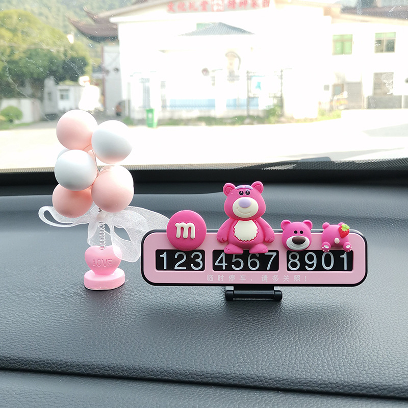 Pantalla del automóvil Consola central Espejo retrovisor Decoración de automóviles Ornamento de fresa Oso Decoración de automóviles eléctricos Pequeñas piezas de mujer