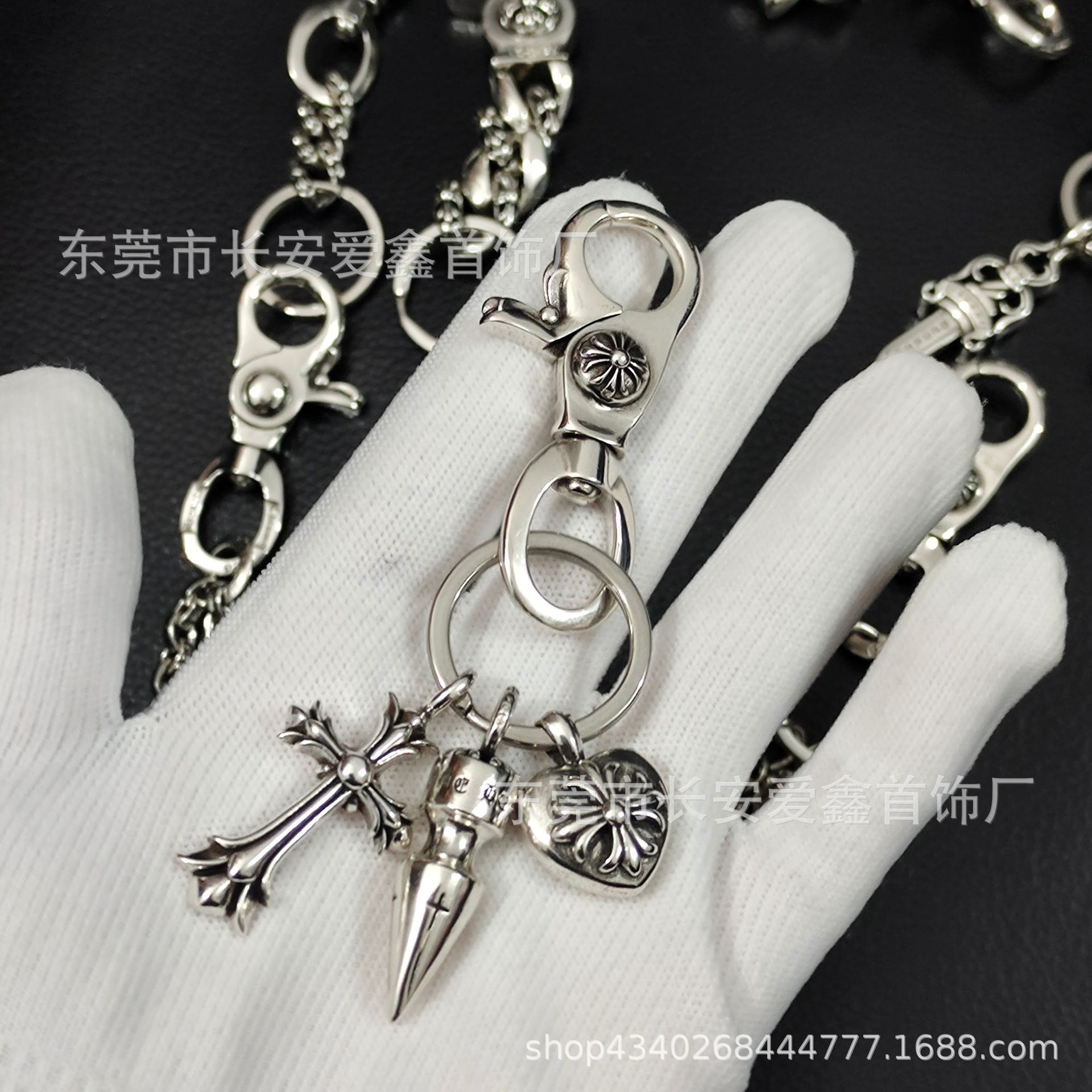 Crook vintage dados llavero accesorios Cruz colgante hebilla primavera langosta cabeza de bloqueo fábrica al por mayor