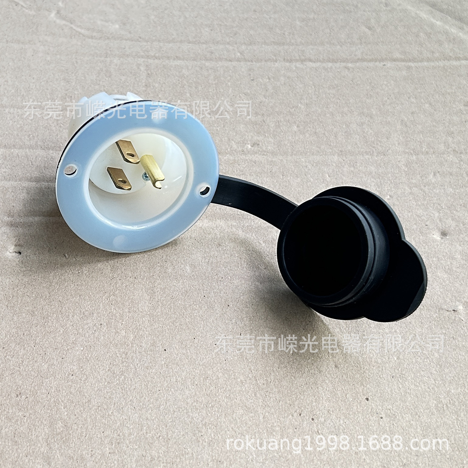 J-501 NEMA 5-15P 15A 125V 美式暗装插头带防水胶塞美标防水插座