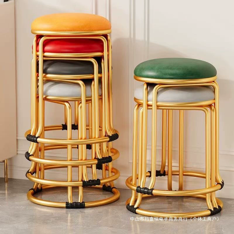 Круглый табурет для домашнего использования, современный и простой обеденный стол, высокий табурет, пластиковый штабелируемый стул, легкий роскошный обеденный стул, запасной маленький круглый табурет.