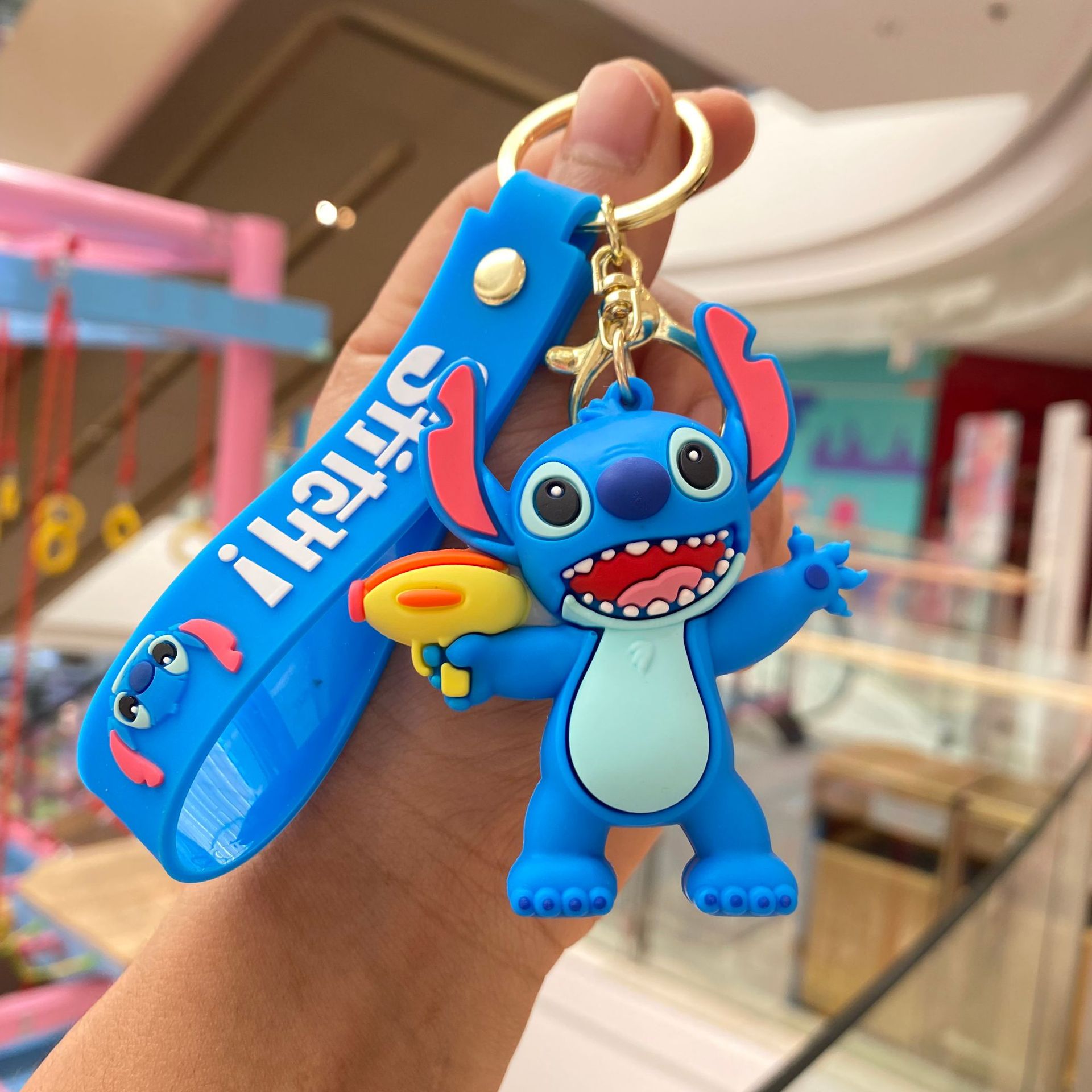 Creativo dibujos animados puntada muñeca llavero lindo PVC coche mochila colgante pequeño regalo al por mayor