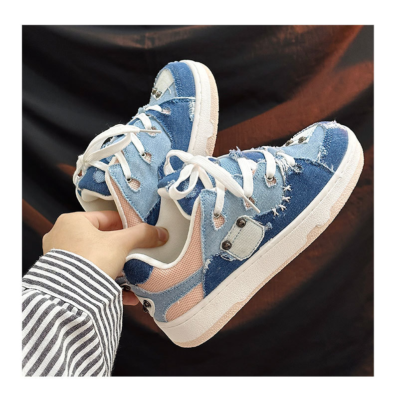 Xu Lings „Cold Sticky Bread“-Schuhe, kontrastierendes Canvas-Panel in Cowboy-Blau-Pink, Dopamine BAKE-Skateboards für Männer und Frauen_voghion.com