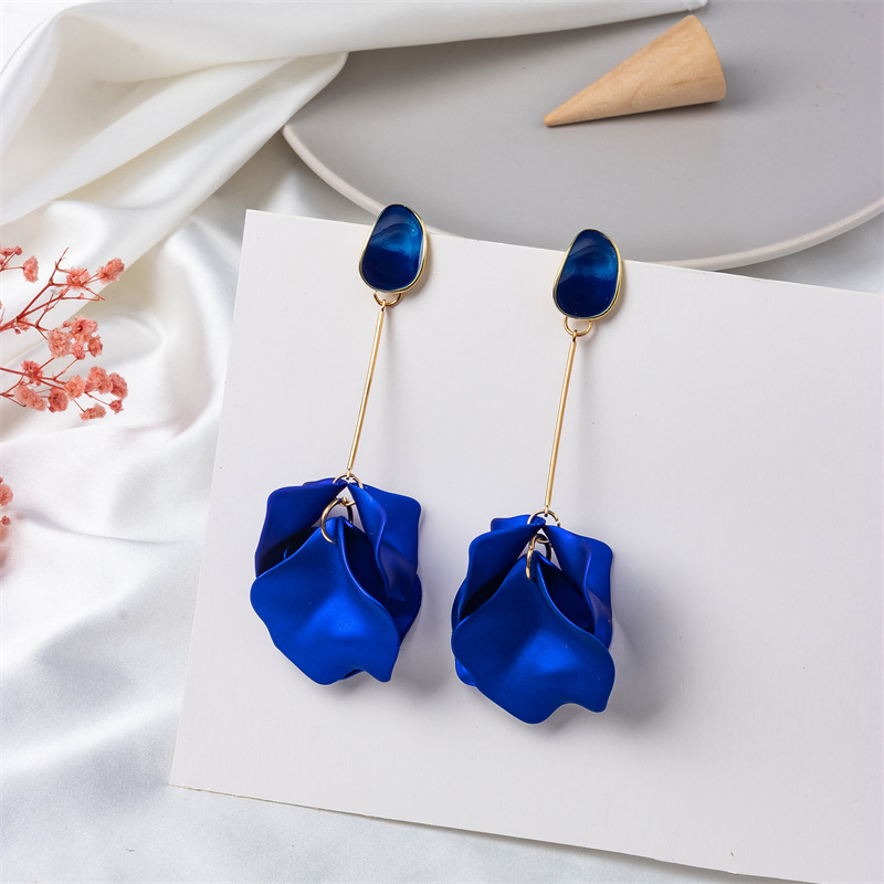 25g Weight Earrings, Ear Studs Classification Wedding, Travel Occasion Alloy Material Rose, Petal Pattern Women'S Gender Plating Design Fashion Style Fashion Rose Petal Alloy Women'S Earrings Ear Studs 37