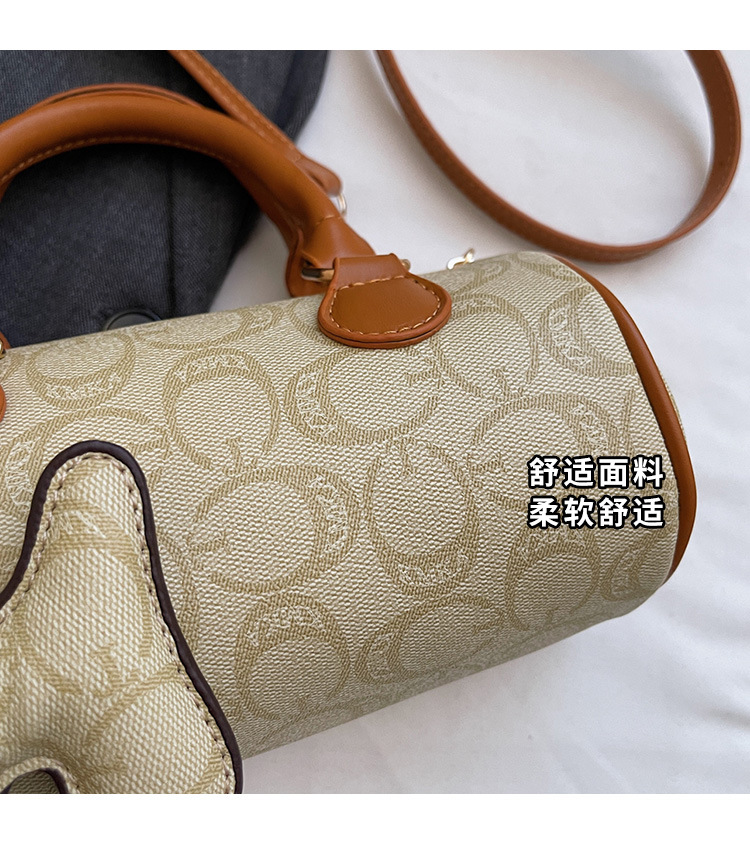 The 2025 summer new small handbag for women, the Boston bag, is casual, versatile, elegant, and has a high level of appearance. It is a trendy hand-held crossbody bag Specification drawing