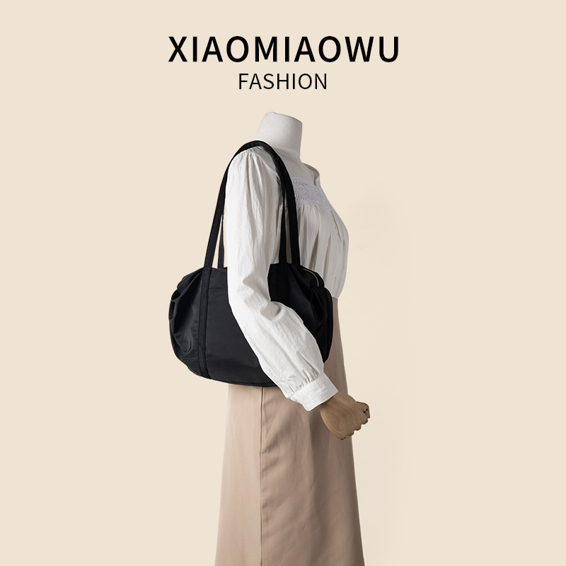 High end commuting student shoulder versatile large capacity nylon cloth niche design new underarm bag for women_voghion.com