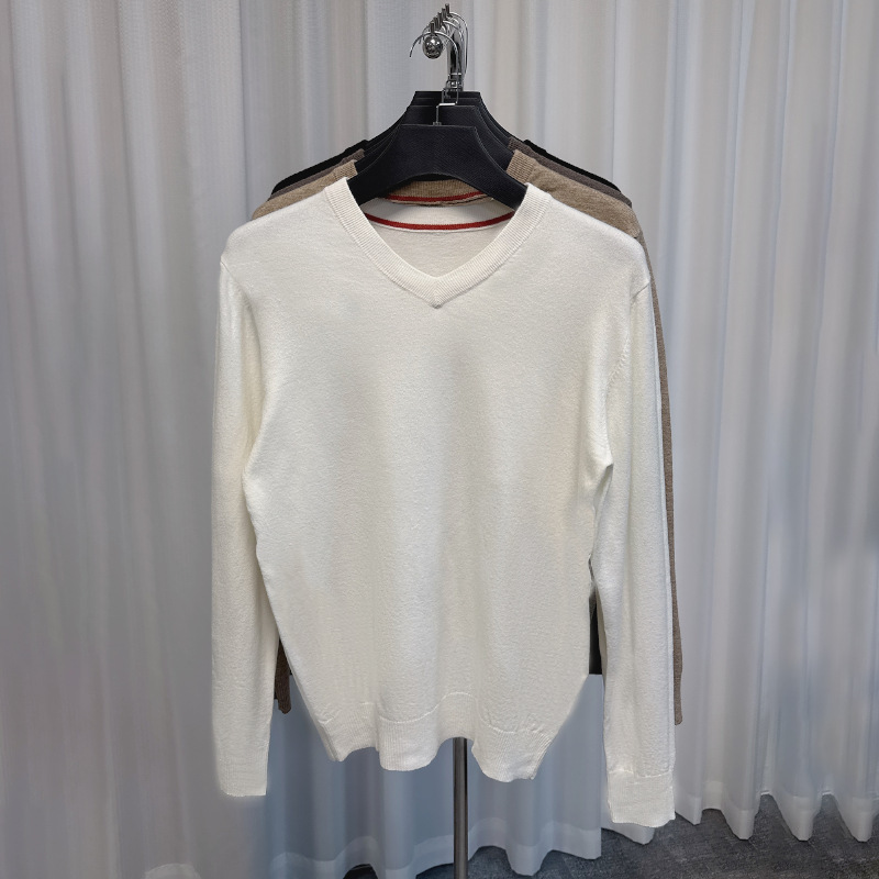 Hombres suéter de lana de cuello en V otoño y invierno nuevo color sólido pullover de punto suéter de fondo camisa casual estilo de moda de hombre