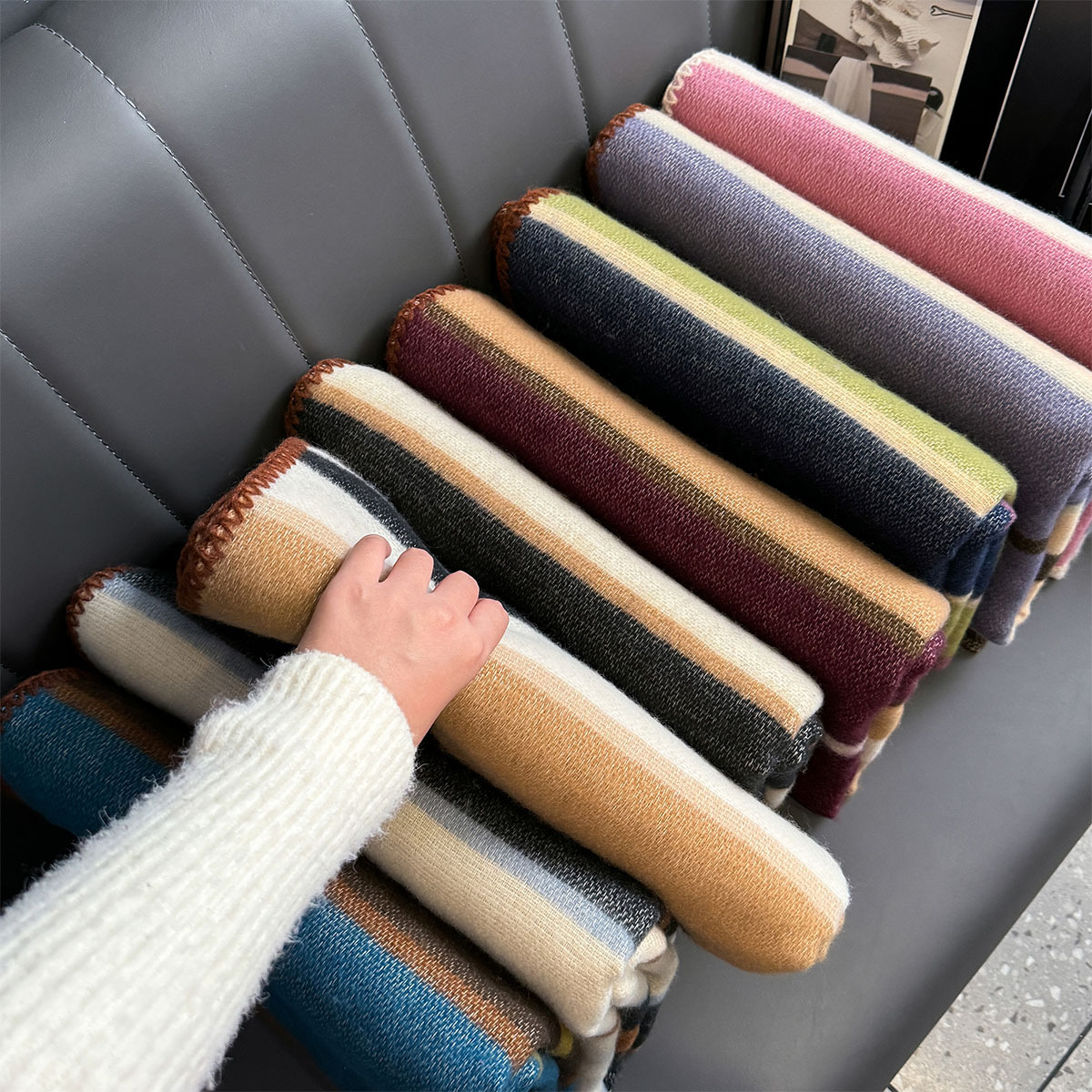 2026 Fall/Winter New Collection: Cashmere Scarf For Women, High-End Feel, Winter H-Letter Luxury Lightweight Cape, Thick And Warm Neckwear_voghion.com