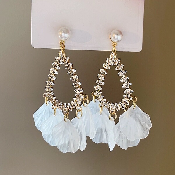Acrylic fashionable earrings with zircon drop-shaped with tassels