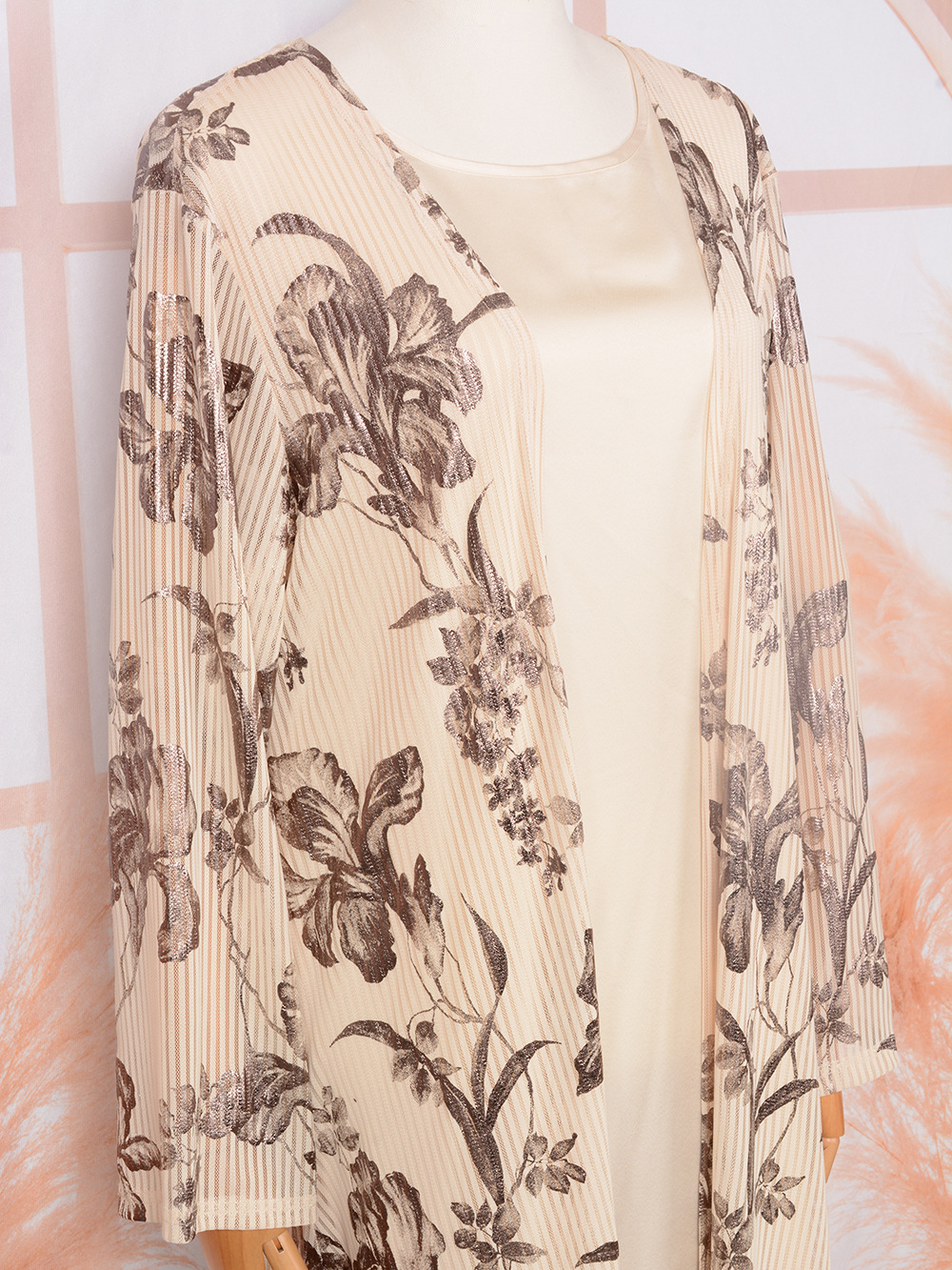 Middle East 2024 Summer New Fashion Gold-Embossed Muslim Dress Dubai Travel Cardigan Robe European And American Women's_ecoleips.com