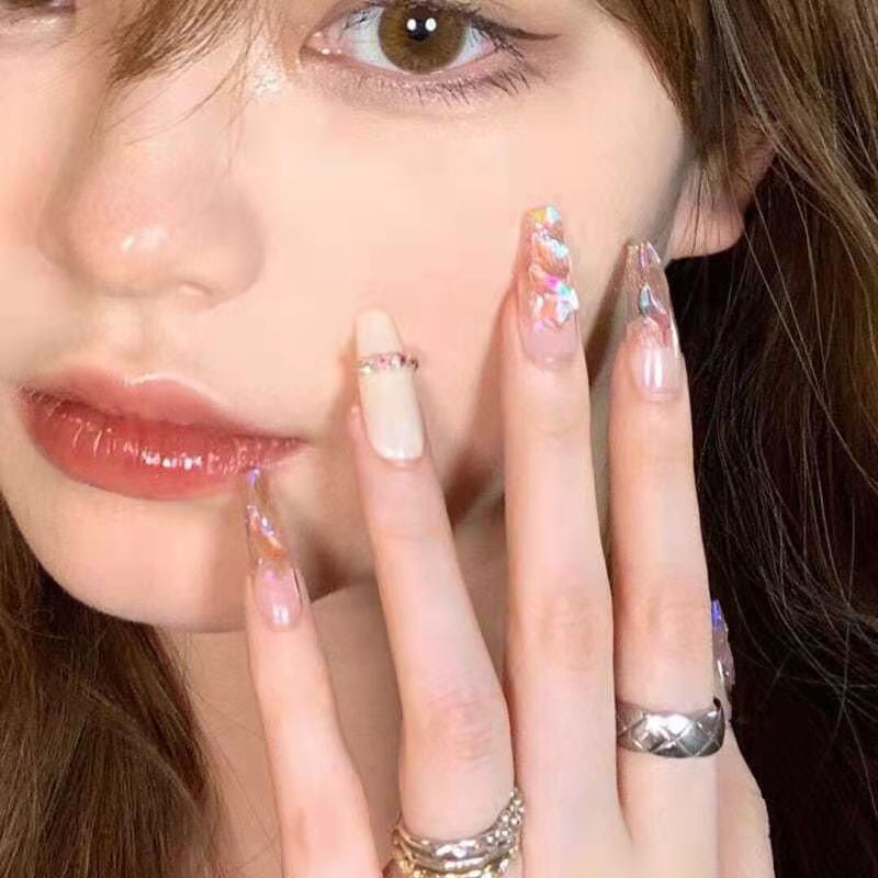 Fake Nail Patch Xiaohongshu Same Style Milk White Diamond Chain Ice Cube Manicure Wearable Nail Finished Nail Patch Phototherapy Removable Fake Nail Patch Xiaohongshu Same Style Milk White Diamond Chain Ice Cube Manicure Wearable Nail Finished Nail Patch Phototherapy Removable