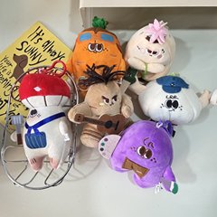 野菜ぬいぐるみ、キノコ、レンコン、生姜、ニンジン、小さなペンダント、ナス、ゴーヤ、ニンニク、エンドウ豆、人形