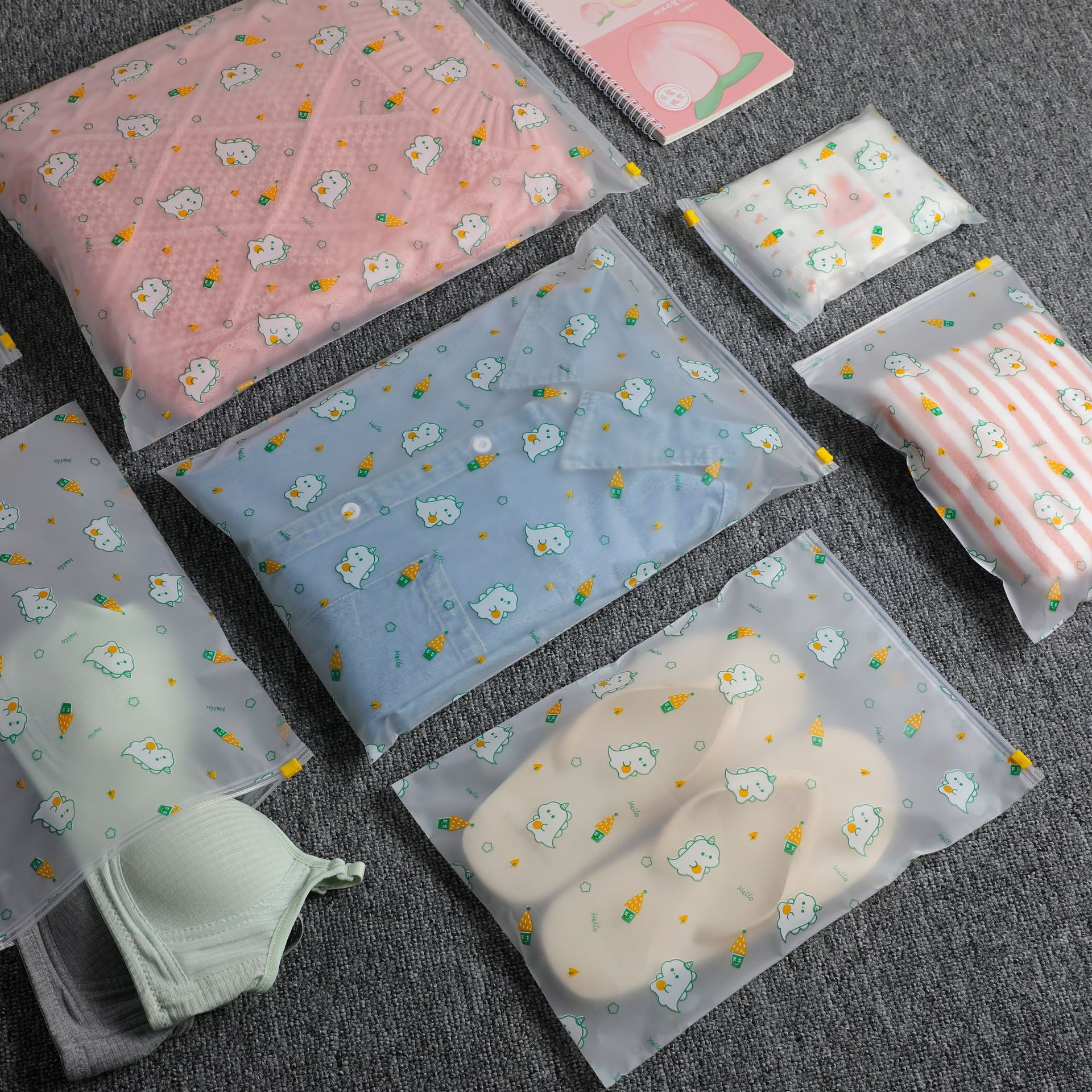 Clothing zipper bag waterproof moisture-proof bag travel storage bag clothes sub-bag small dinosaur plastic packaging bag