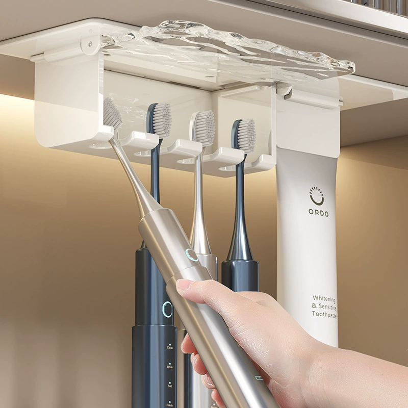 Набор для хранения зубной пасты и зубной щетки: стакан для ополаскивателя, стакан для зубной пасты с крышкой, стакан для ополаскивателя.