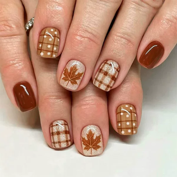 Short Glossy Square Nails, European and American Cross-Border Autumn and Winter Style, Plaid Lines, Polka Dots, Brown Maple Leaf Glitter, Wearable Nails, 24 Pieces