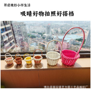 搭配陈旧摆件藤编沙发｜2026初夏复古家居搭配指南