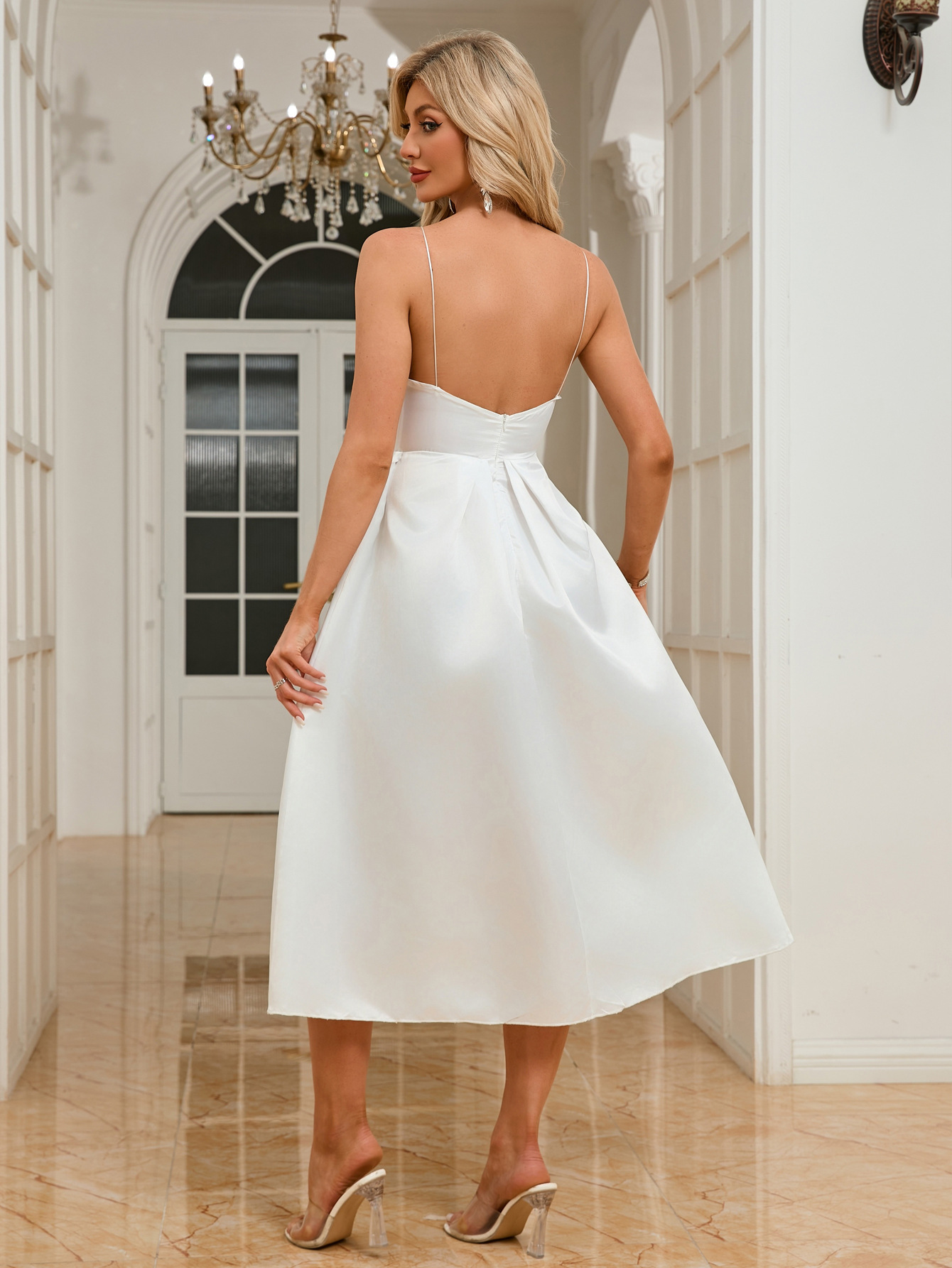 Salir con una pequeña falda de vestido de noche blanca Las mujeres suelen usar vestidos de cumpleaños de damas de temperamento de banquete simples y generosos image 3