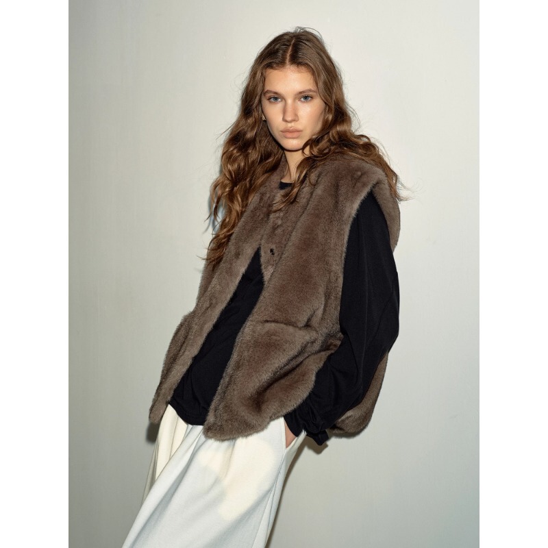 Early autumn new product 'soft touch' short round-neck delicate sleeveless vest women's waterproof mink fur coat Early autumn new product 'soft touch' short round-neck delicate sleeveless vest women's waterproof mink fur coat