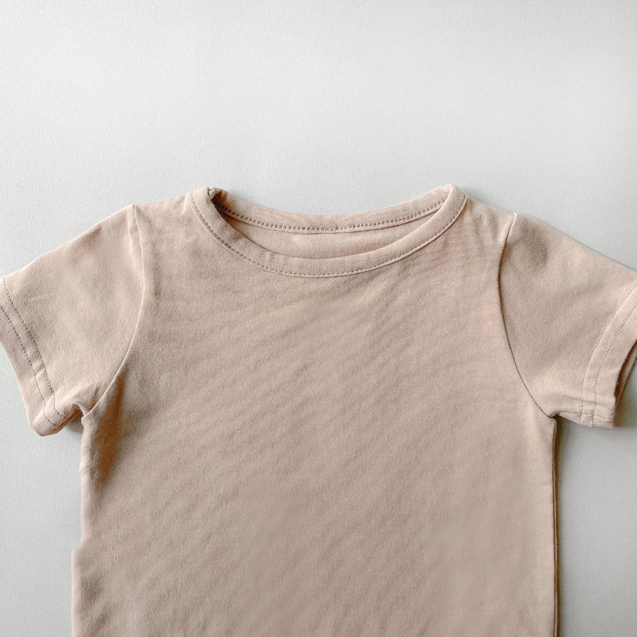 INS Corea del Sur 2022 nuevo bebé manga corta verano niños y niñas bebé cuello redondo dulce color sólido pequeño claro manga superior