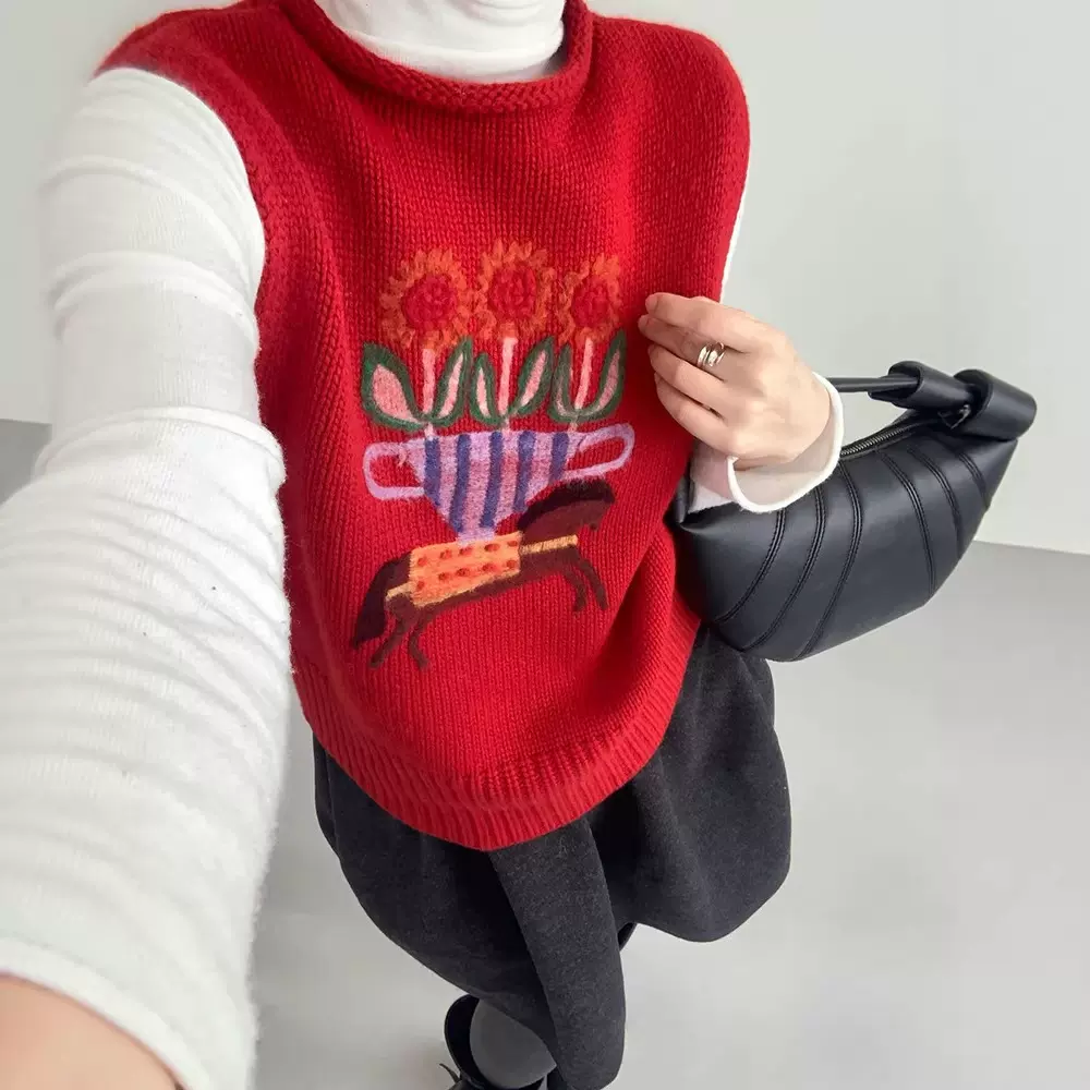 氛围感100羊毛马甲背心女内搭针织衫新款女装刺绣提花红色毛衣