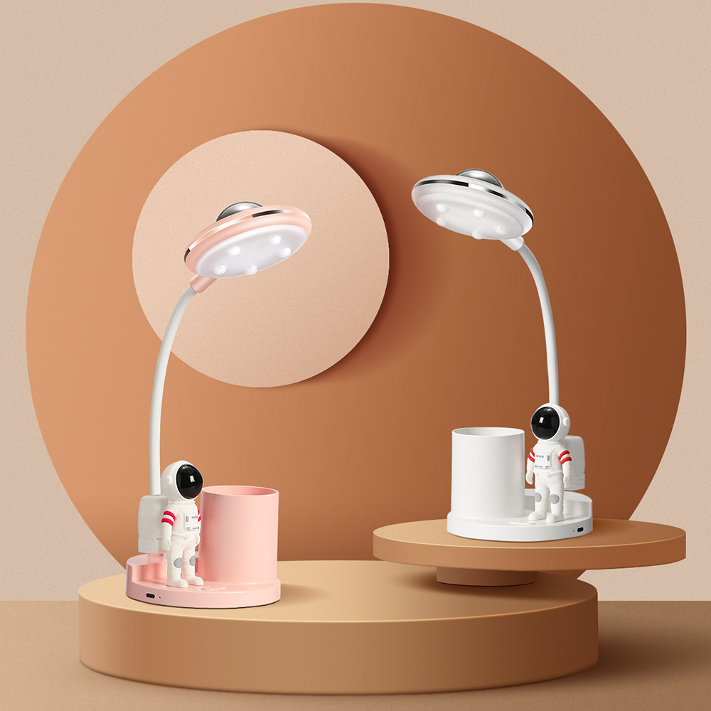 2025 nueva lámpara de mesa creativa de astronauta, lámpara de proyector de dibujos animados, lindo estudiante, aprendizaje, protección ocular, portalápices, lámpara de mesa de escritorio
