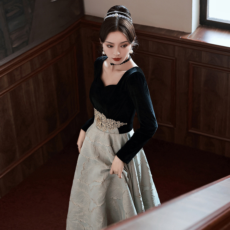 Vestido de noche para banquete, estilo francés Hepburn, novedad de verano 2026, vestido de terciopelo negro de manga larga para anfitriona o celebridad image 1