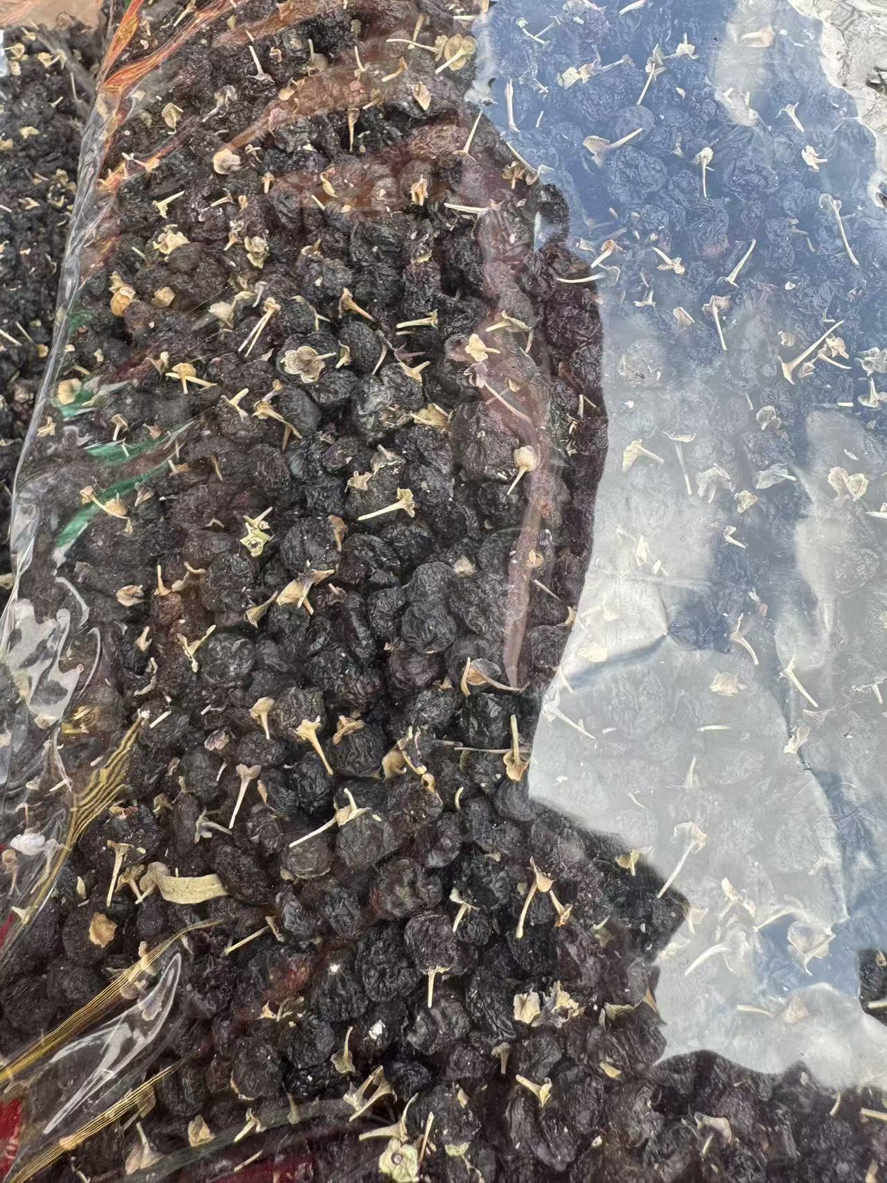 Black Goji Berries Hei Gou Qi Dried Whole Berries for Tea and Soup 1000g Bag Qinghai Premium Grade in use