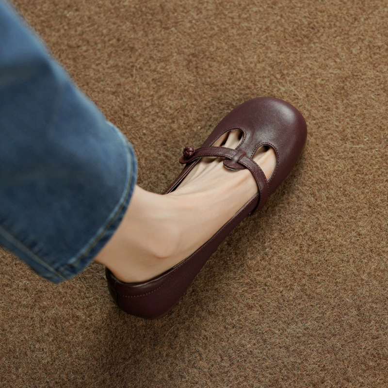 Туфли Мэри Джейн с круглым носком во французском стиле в стиле ретро, женские летние 2023, весенне-осенние новые китайские кожаные туфли на плоской подошве с пряжкой