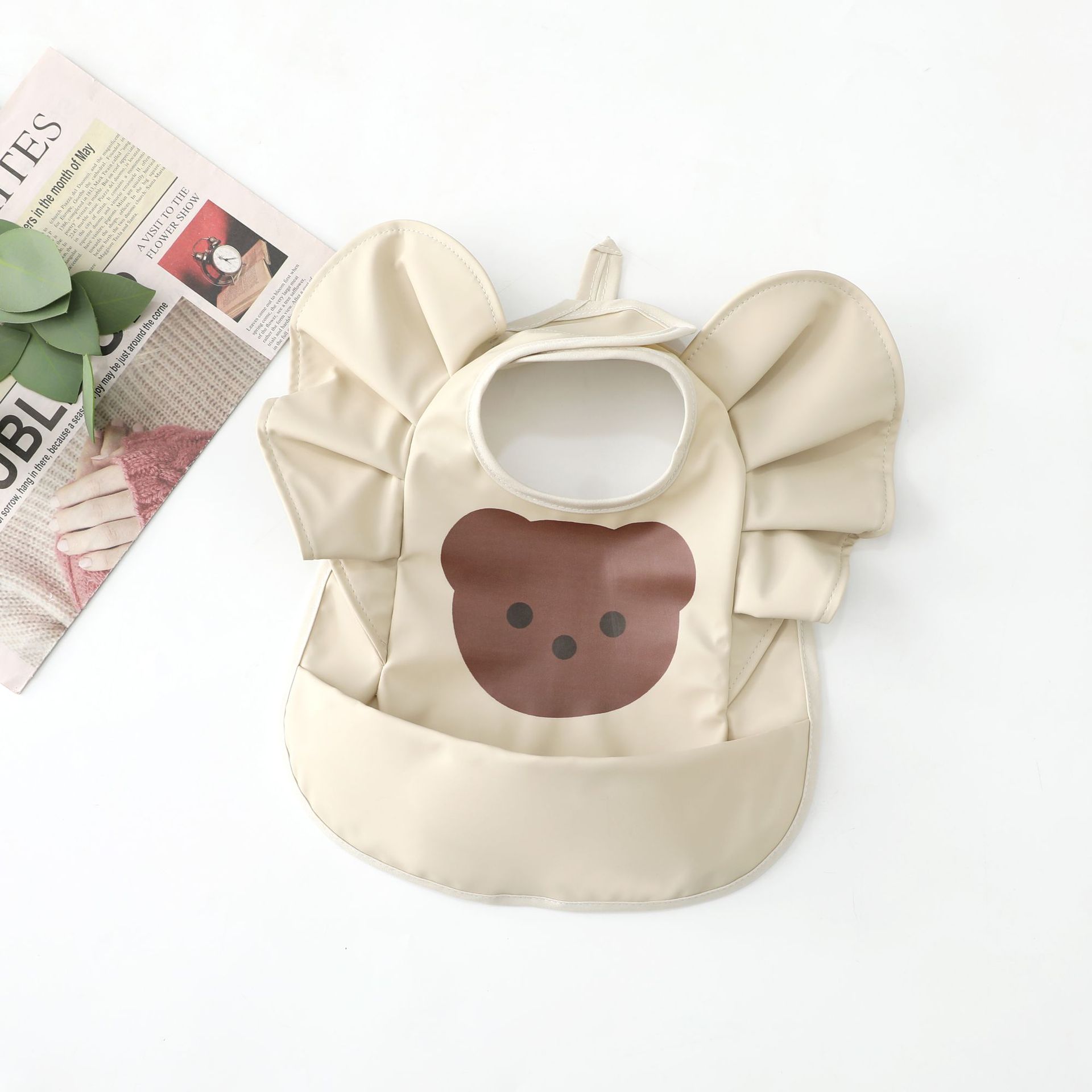 큰 얼굴 곰 날개 위치