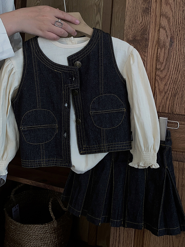 Camicia alla moda con gonna a pieghe in denim con tasche a girocollo e gonna a pieghe in denim autunno 2023 per bambini del nuovo autunno 2023_voghion.com