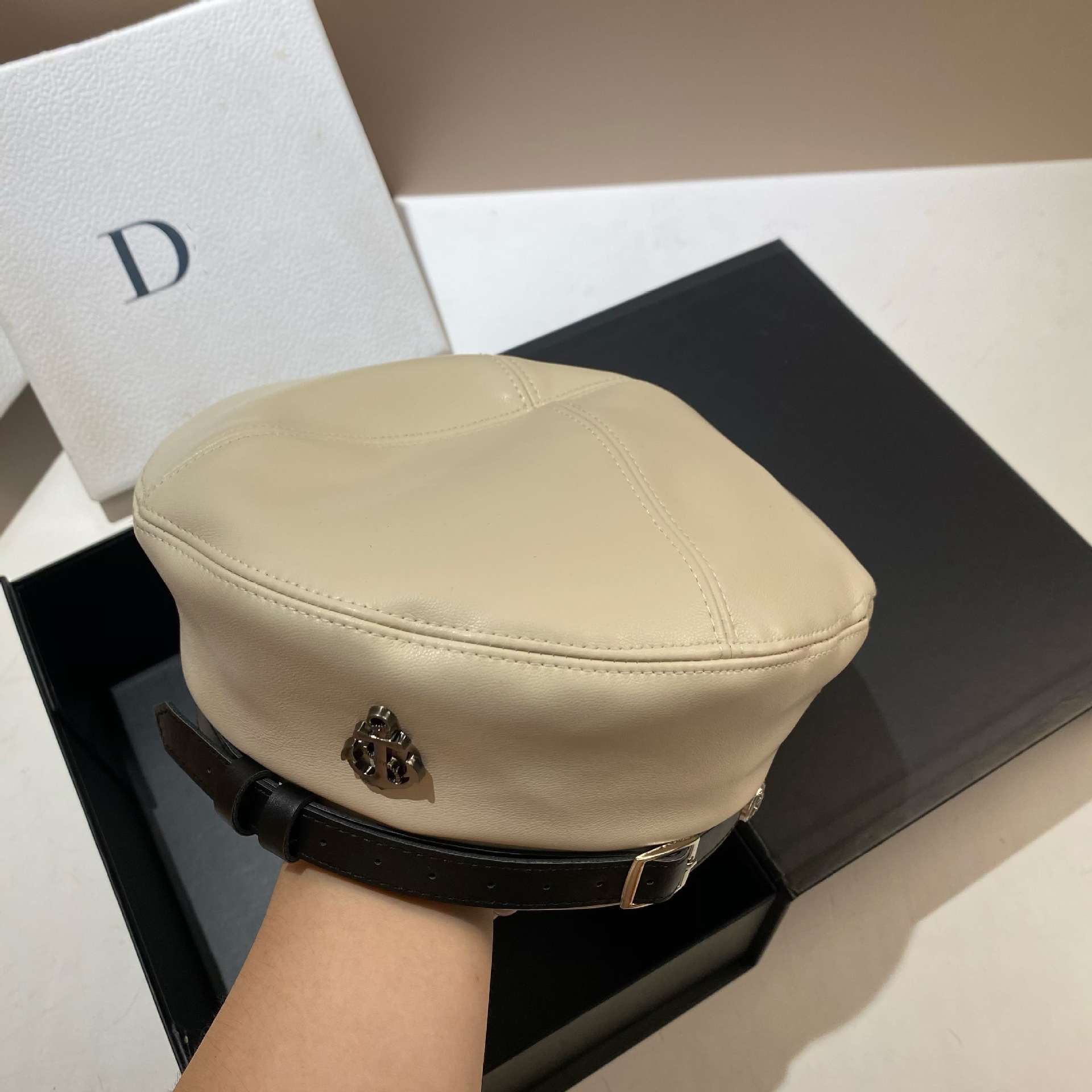 Original design fashion Europe and the United States personality British belt anchor bud hat men and women the same painter hat_voghion.com