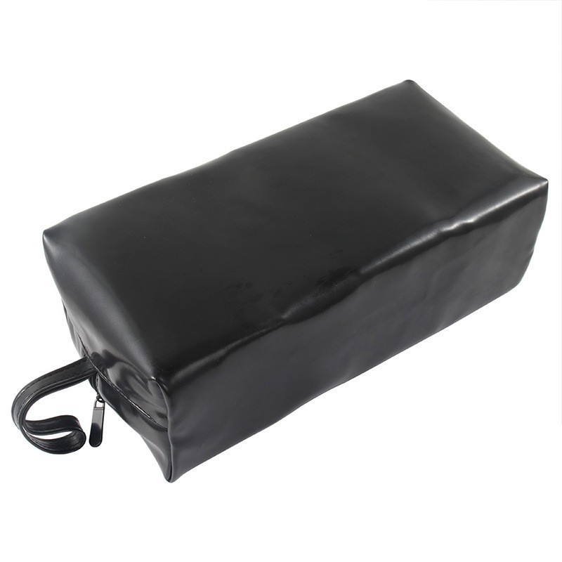 Una bolsa negra individual.