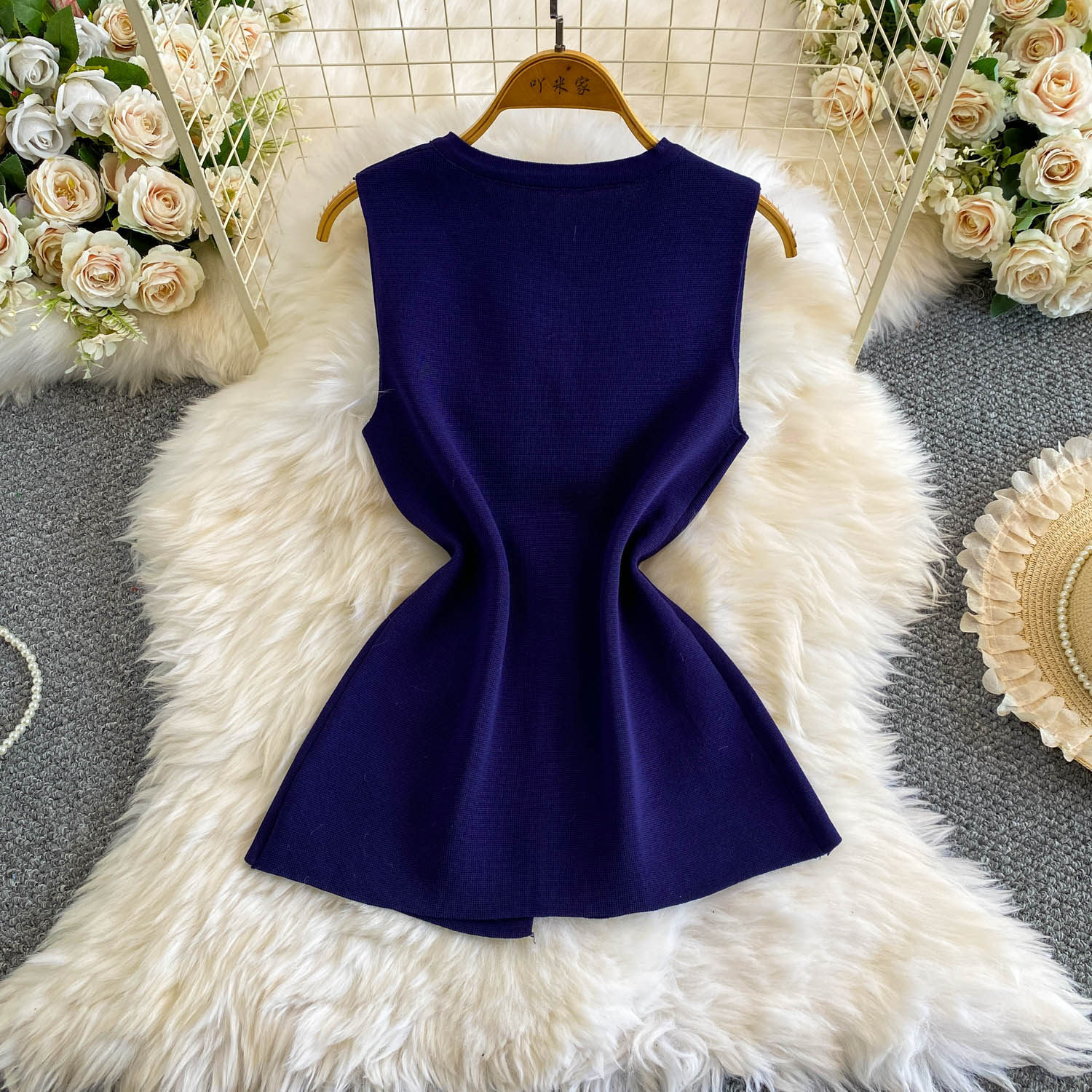 Women's Slim Fit Sleeveless Vest round Neck High End Sophisticated Look Fashionable Metal Buckles Versatile Summer Style_ecoleips.com