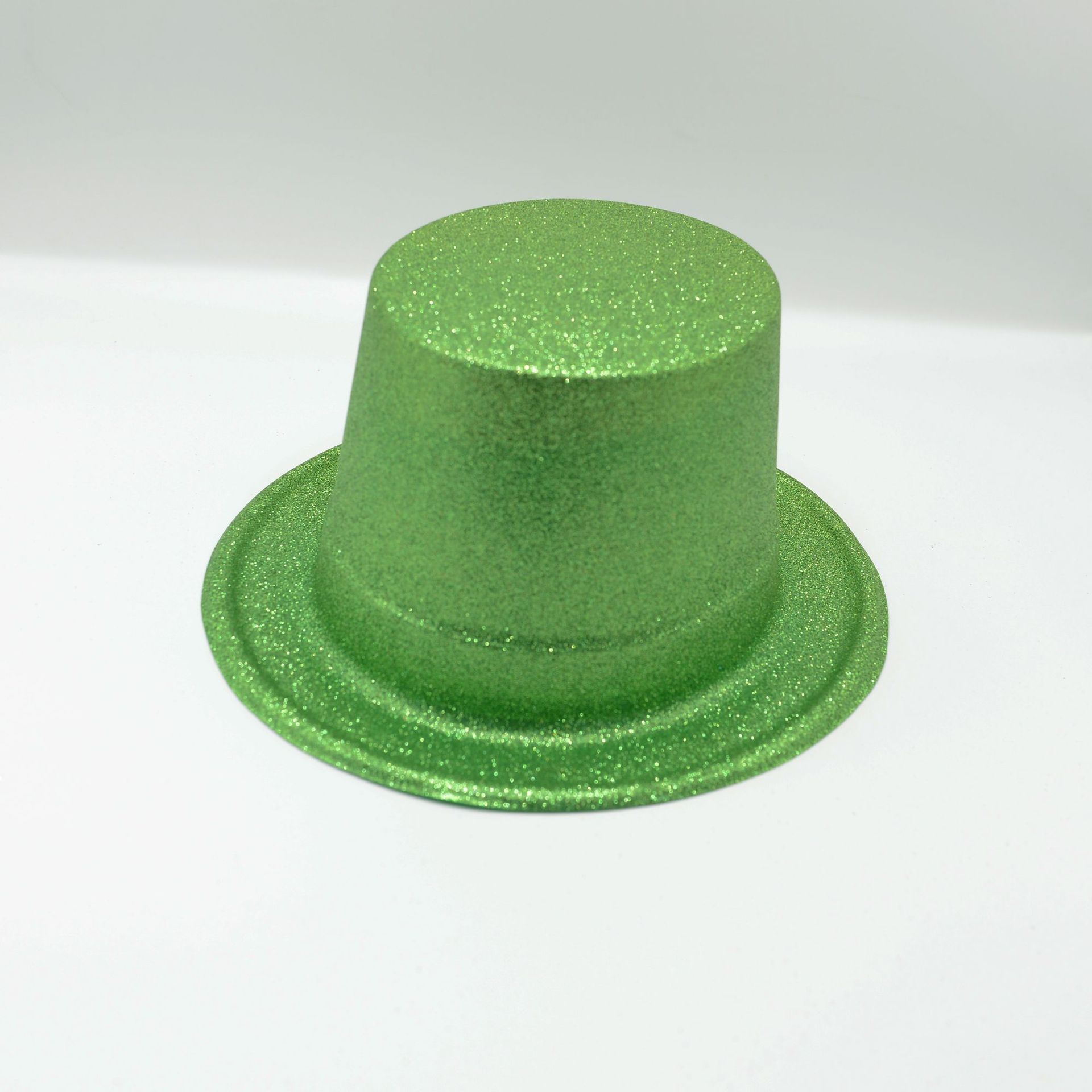 Ventas transfronterizas de sombreros festivos, sombreros de fiesta, sombreros de plástico, sombreros de tela, oro de PVC directo