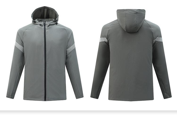 Gris plateado profundo