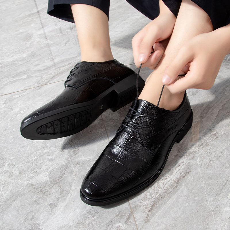 Primavera y otoño nuevos zapatos de cuero de los hombres de negocios casual zapatos de los hombres de tamaño extra grande para todos los hombres desgaste formal de dama de honor zapatos de cuero image 4