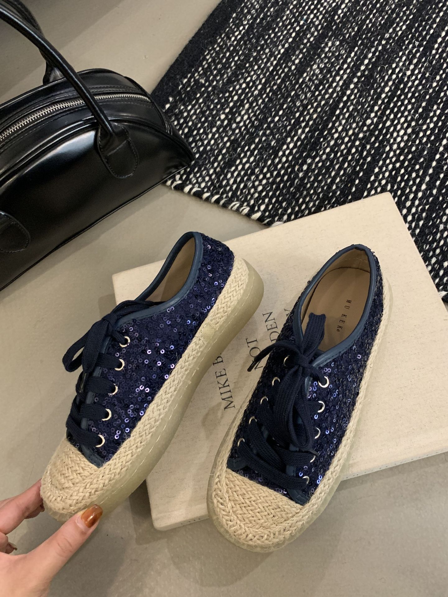 French-style High-end Straw-woven Thick-soled Lace-up Sequined Fisherman For Women, Slip-on Loafers, Fashionable Casual_vogvips.com