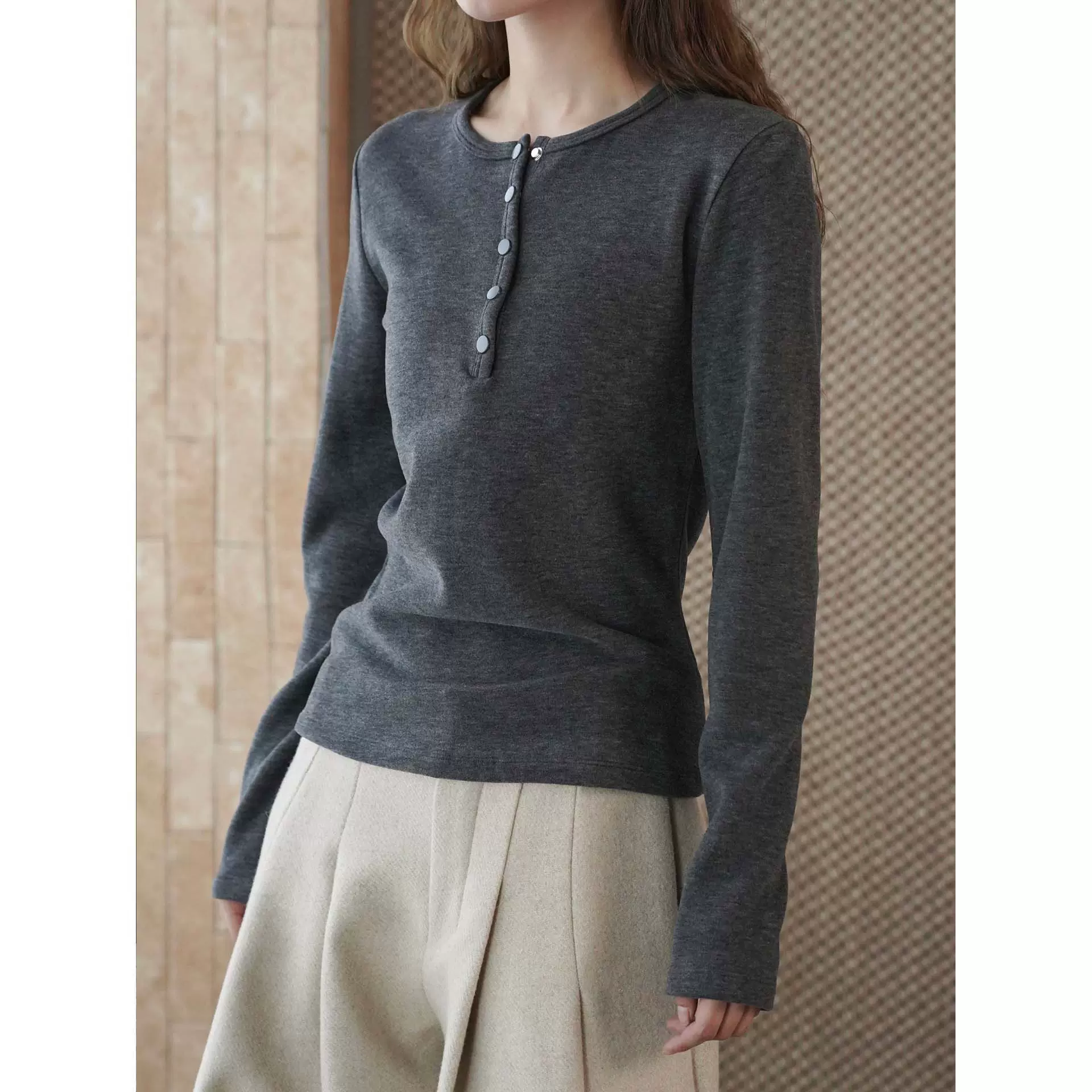 卢浮冬季新款韩版复古简约半开襟纽扣羊毛针织T恤舒适显瘦上衣女