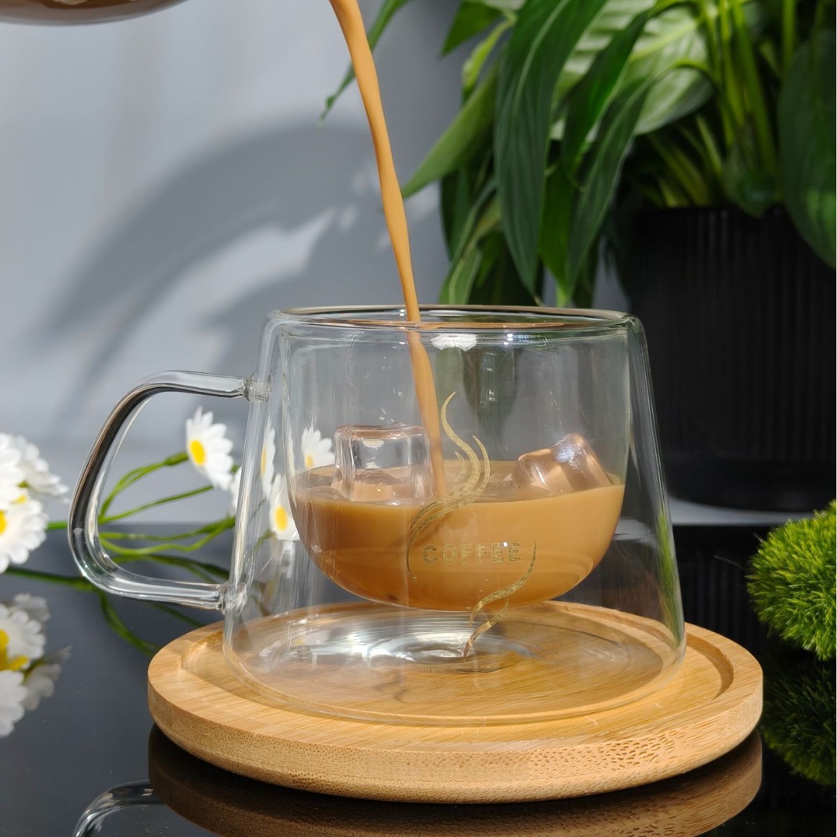 Transfronterizo de alto borosilicano de alto valor facial taza de café de leche resistente a los trópicos con mango taza acompañante de mano regalo explosivo doble aislamiento de vidrio