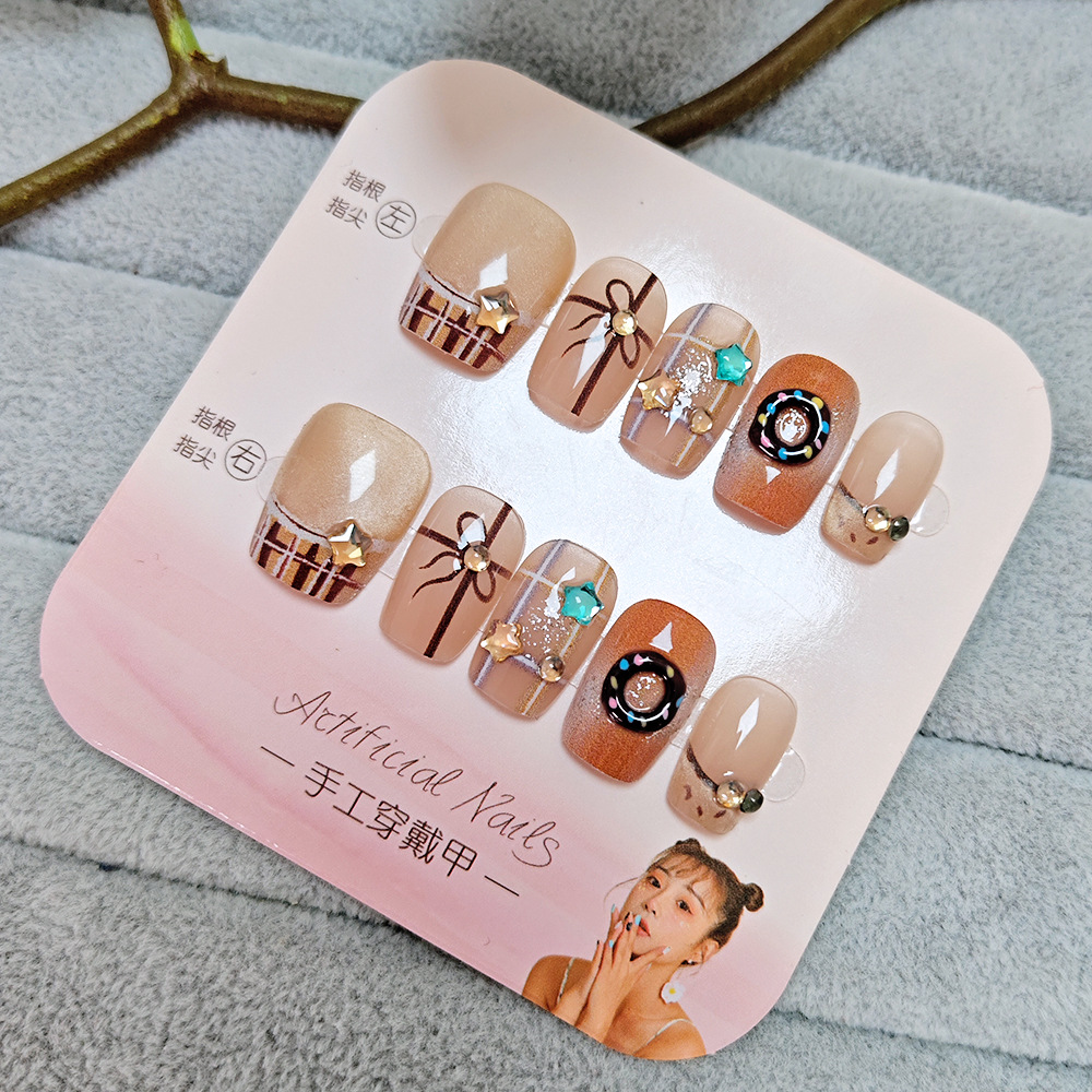 Arco a cuadrillas para usar uñas cortas, donut de diamante de estrella, manicura exquisita, 10 piezas de manicura falsa de ojo de gato.