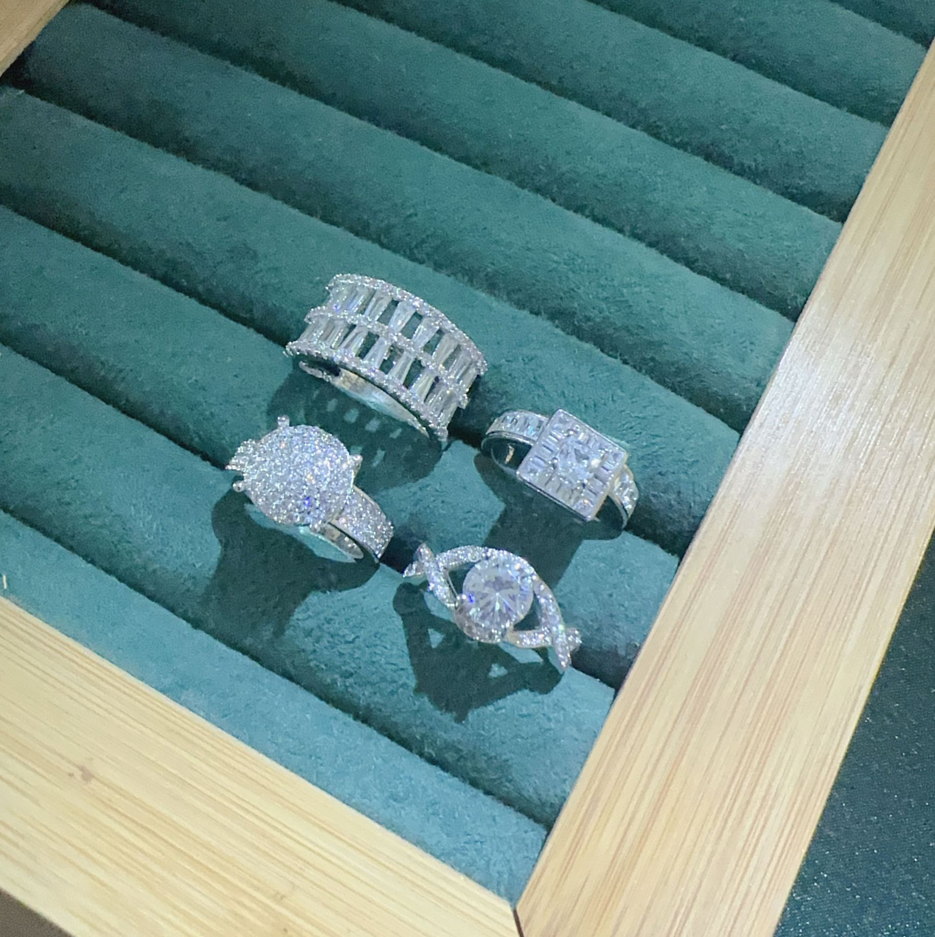 Elegant Zircon Micro Inlay Ring For Women Light Luxury Designer Ring_voghion.com